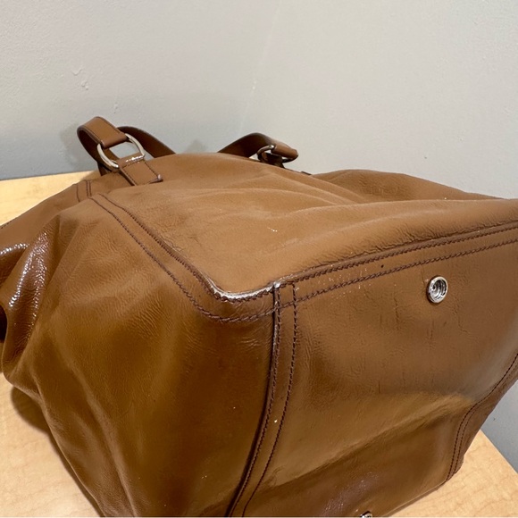 Yves Saint Laurent Patent Leather Large Downtown Tote Bag - Picture 11 of 16